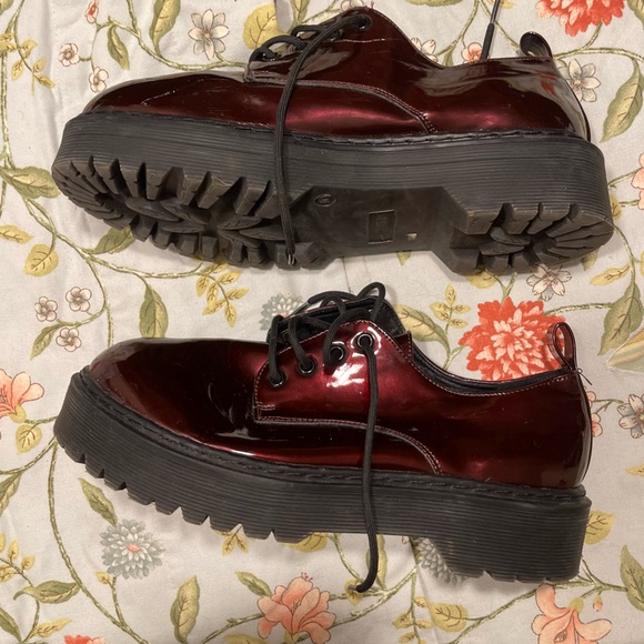 Union Bay Maroon Chunky Penny Loafers - Picture 4 of 14